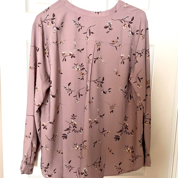 Hillary Radley-Floral Blouse in Mauve-Size XL - Picture 4 of 11